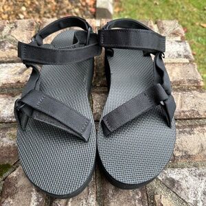 TEVA Flatform Universal Sandal, Size 9, Black, Like New